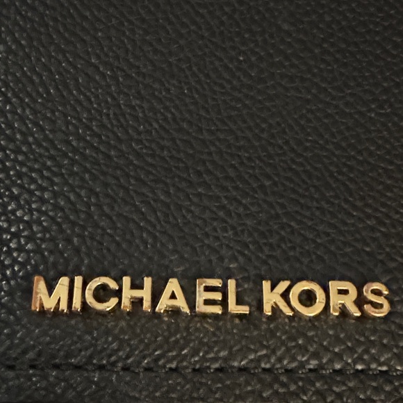 Michael Kors Elegant Black Crossbody Bag - Picture 7 of 8